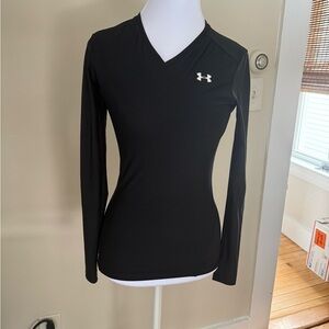Under Armour Women's Heat Gear Long Sleeve V-Neck Athletic Work Out Top Black M